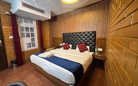 Hotel Ganga Near The Mall Simla